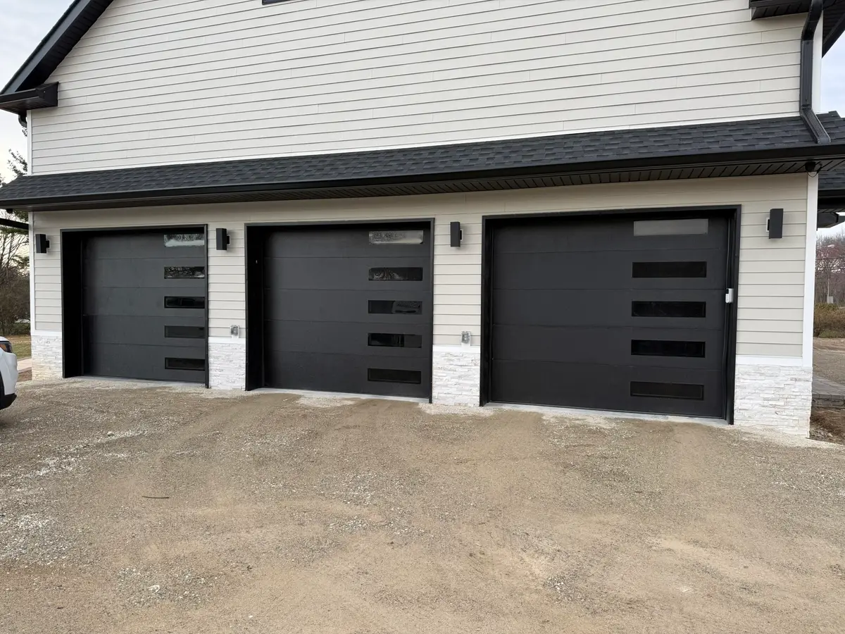 Amarr Lincoln 3000 (Insulated: R-9.05) Steel Garage Door