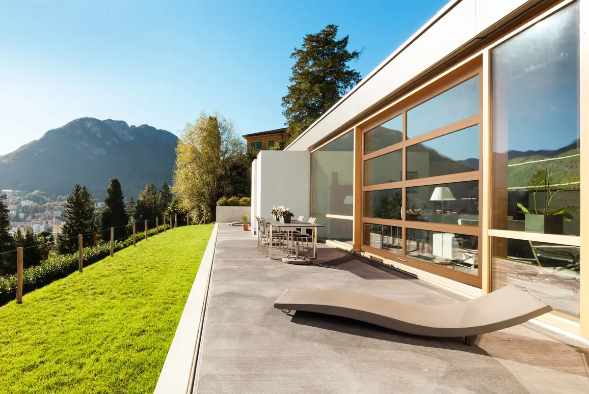 Amarr Vista VI1000 Full-View Aluminum Garage Door