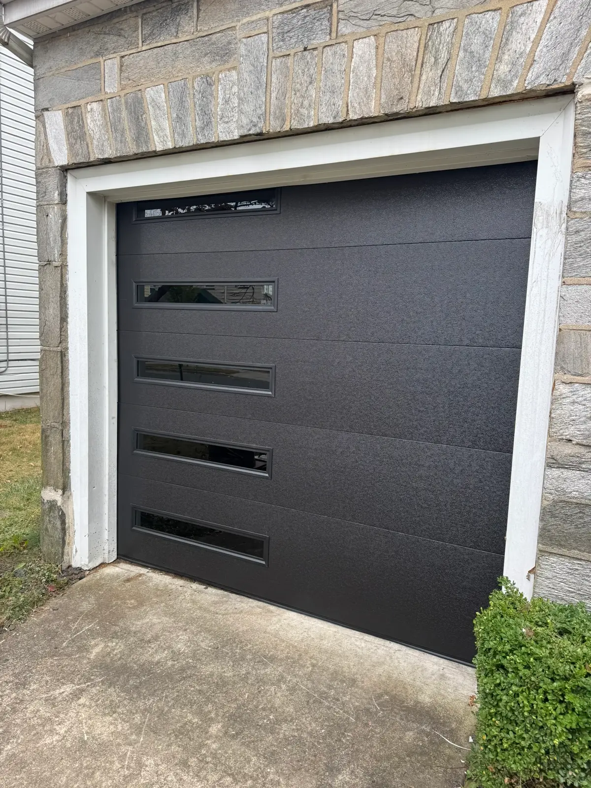 Amarr Lincoln 2000 (Insulated: R-6.64) Steel Garage Door