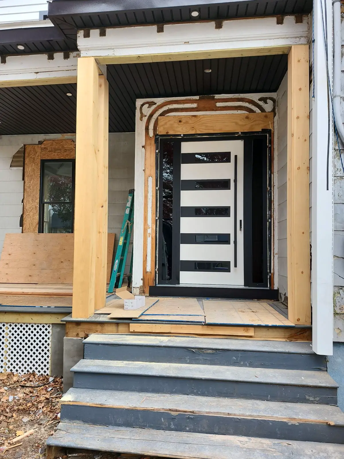 Roding 2 - Modern Exterior Door